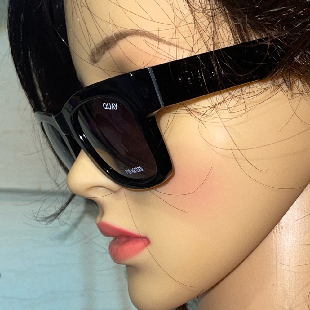 QUAY AUSTRALIA Makin Moves In Black/Smoke 100% Polarized - Picture 4 of 13